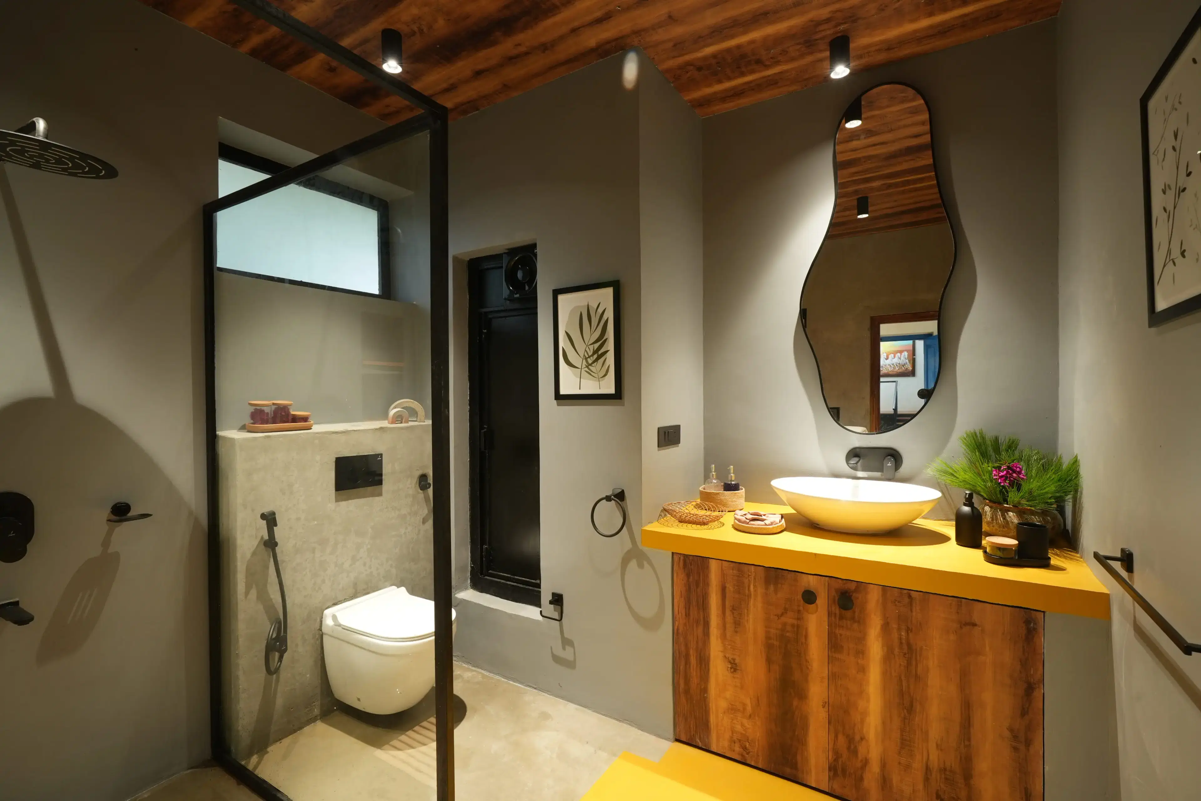 Whispering Pines Bedroom thumbnail 3