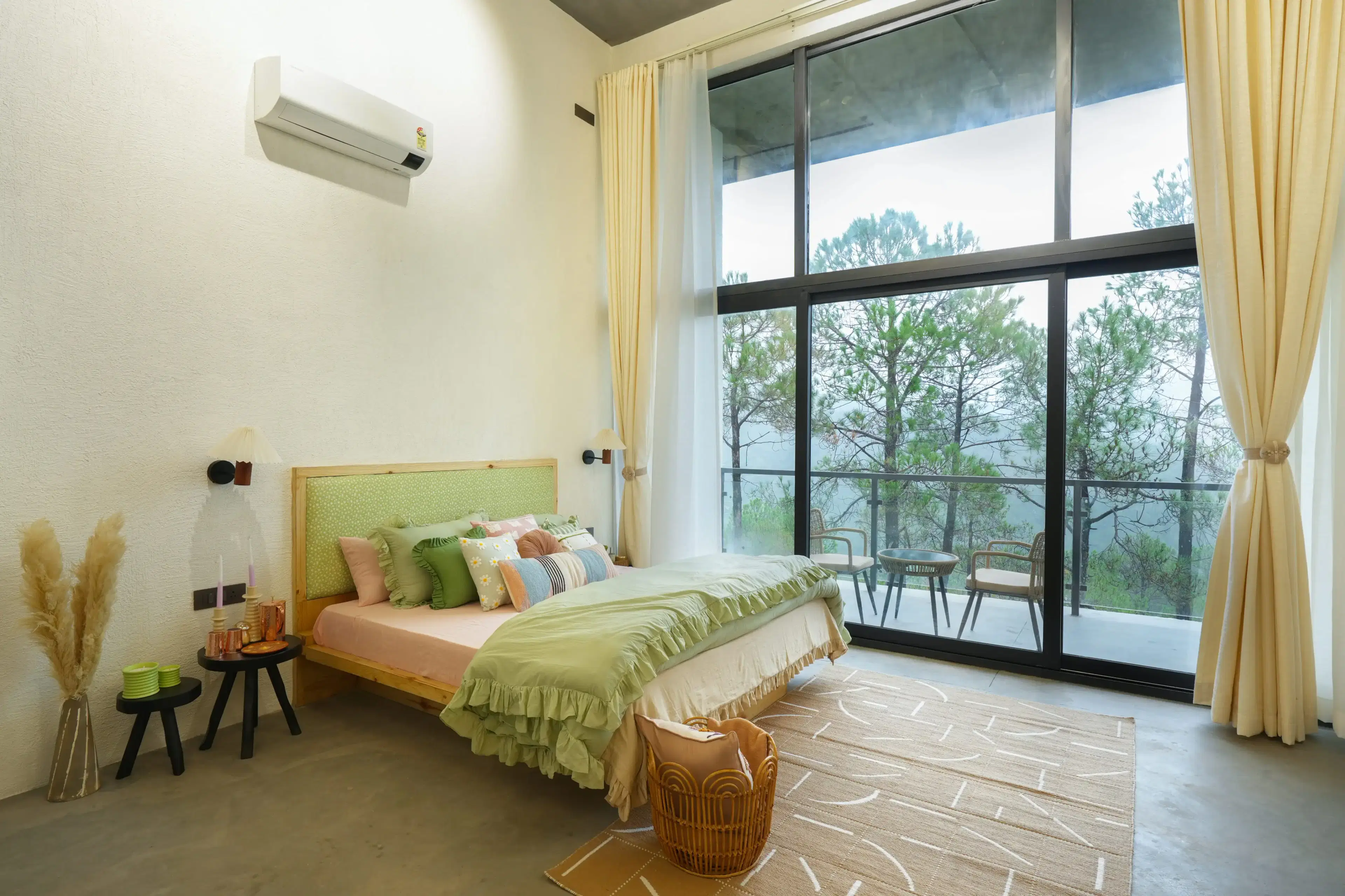 Echoing Hills Bedroom thumbnail 2
